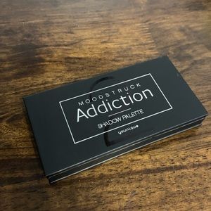 Younique-Moodstruck Addiction Palette 2